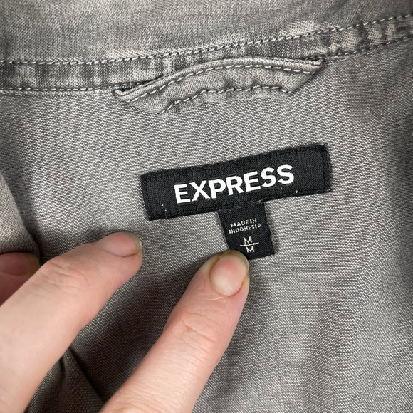 Express Women's Grey Acid Wash Denim Western Shirt Pearl Snap Large - Picture 3 of 6